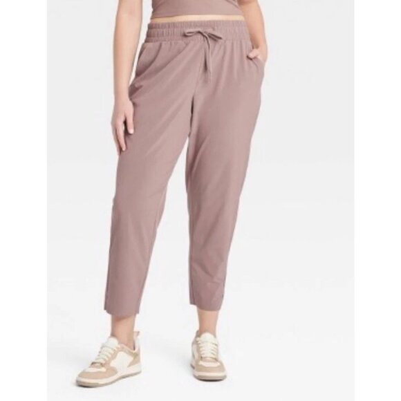 All In Motion Women's M Plum Purple Active Light High-Rise Woven Taper Pants - Picture 2 of 15